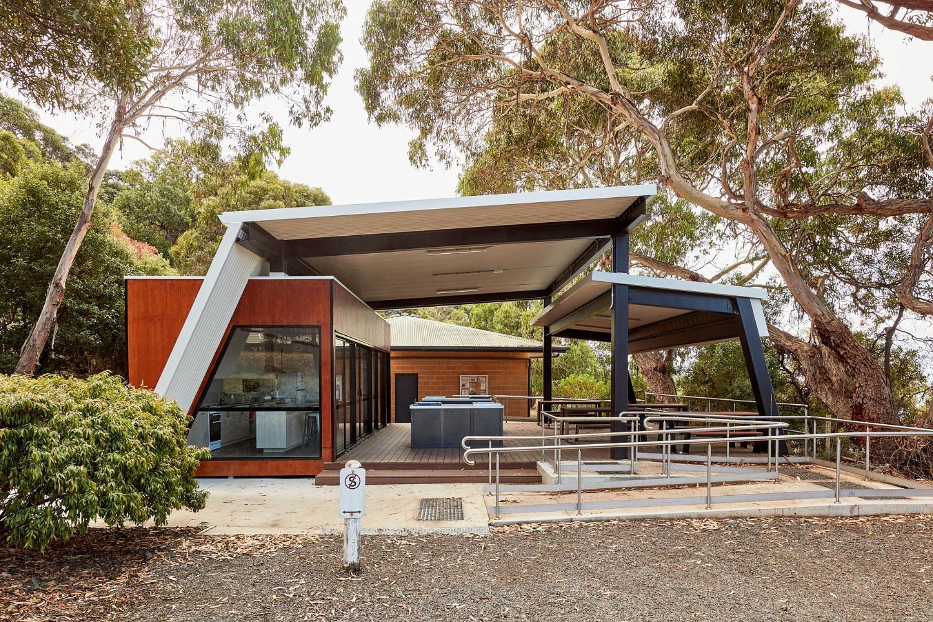 Lorne Foreshore Caravan Park Exterior photo